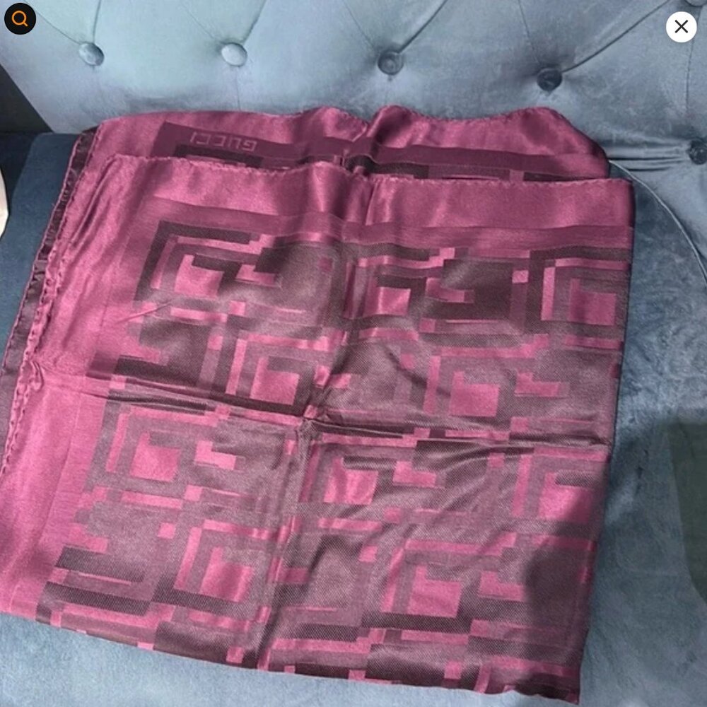 Large Gucci scarf